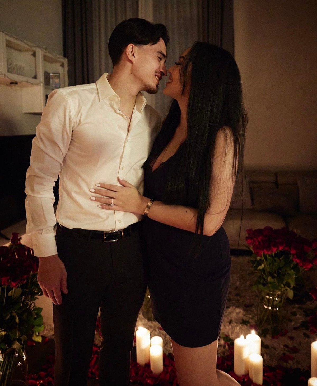 Năm 2015, Belle và Tristan gặp nhau rồi sinh tình cảm. Cặp đôi nhanh chóng hẹn hò. Nhưng đến năm 2017, chàng hậu vệ mới chính thức công khai hình ảnh của cả hai trên trang cá nhân.