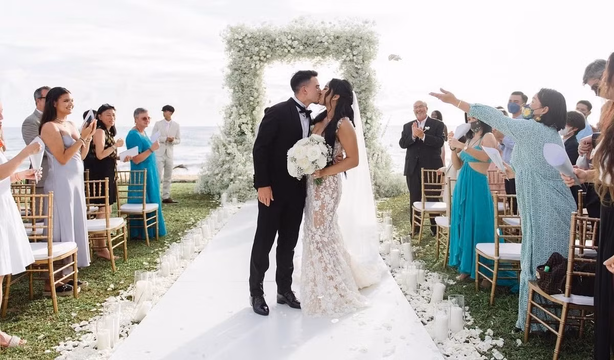 Cuối tháng 11 năm 2021, hậu vệ của Bangkok United cầu hôn bạn gái trong không gian lãng mạn. Đám cưới của Tristan và Belle được tổ chức hôm 25/6 vừa qua tại bãi biển ở Thalang, Phuket.