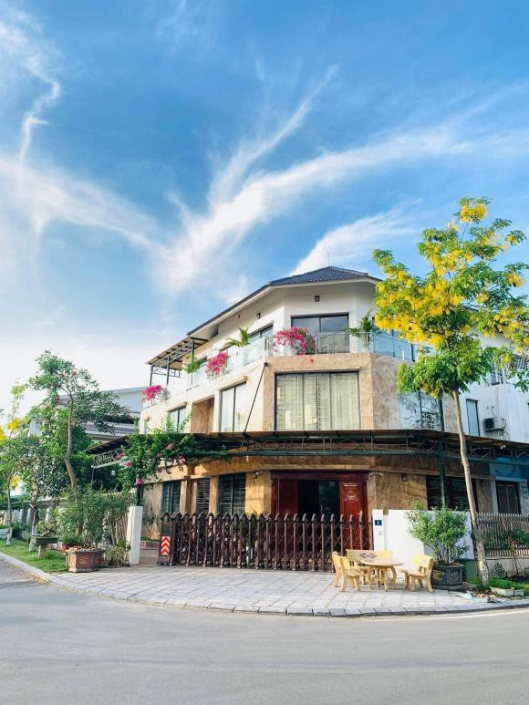 Mẹ đảm Hà Nội trồng 20 cây hoa hồng cổ quanh biệt thự - Hình 4 Me dam Ha Noi trong 20 cay hoa hong co quanh biet thu-Hinh-4