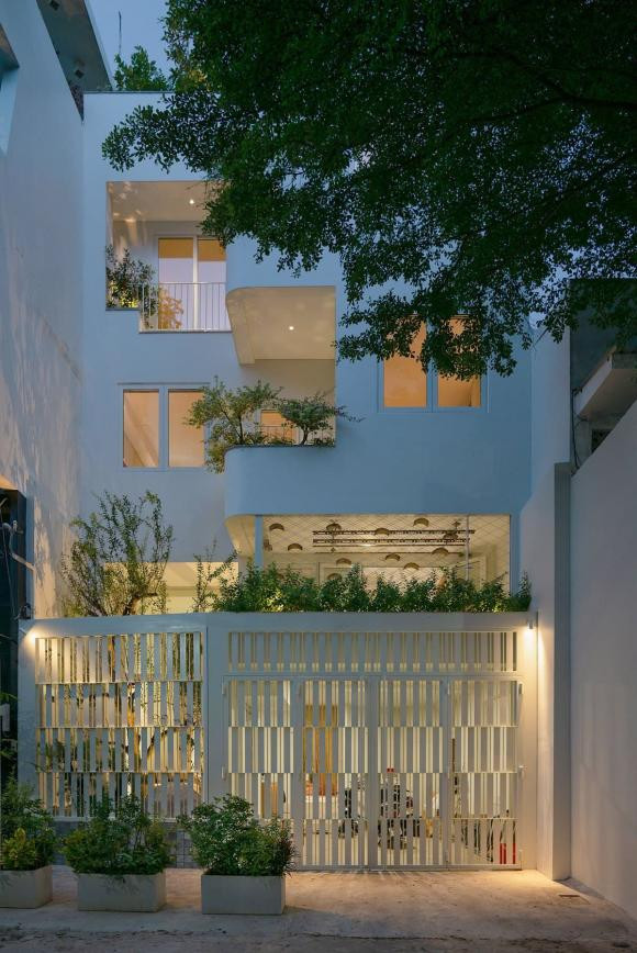 Thiet ke nha pho voi nhung hon da doc dao