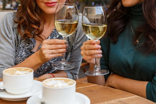 Bat ngo hai loai do uong khien ban de bi muoi dot