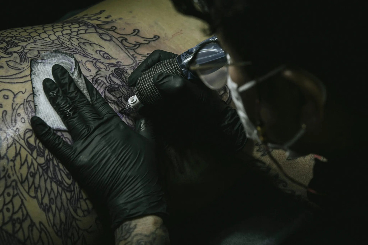 Nguoi tre Nhat Ban tim cach che hinh xam-Hinh-3