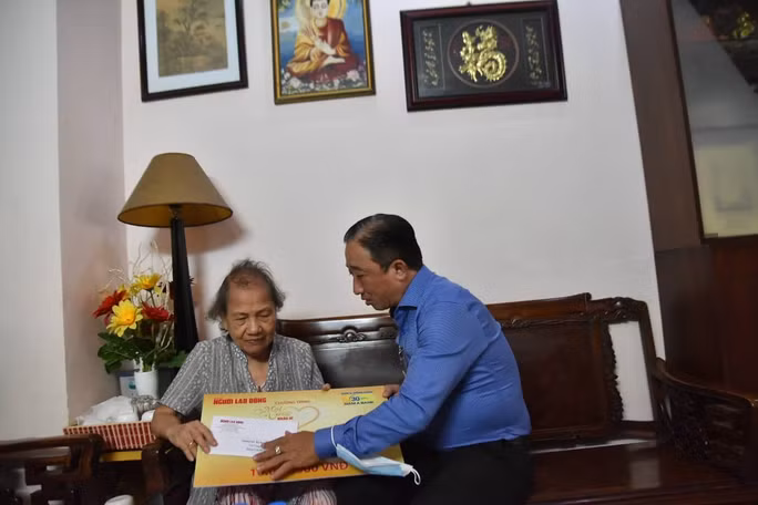 PGS-TS-NGUT Tran Huu Ta qua doi-Hinh-3