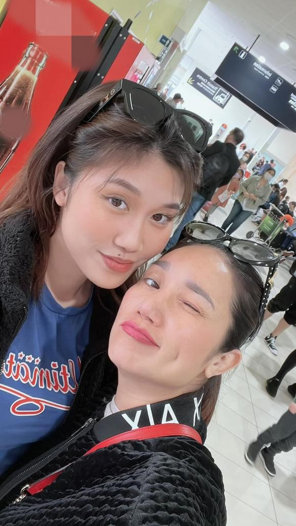 Cát Tường đoàn tụ con gái tại Úc, nhan sắc ái nữ gây sốt Cat Tuong doan tu con gai tai Uc, nhan sac ai nu gay sot