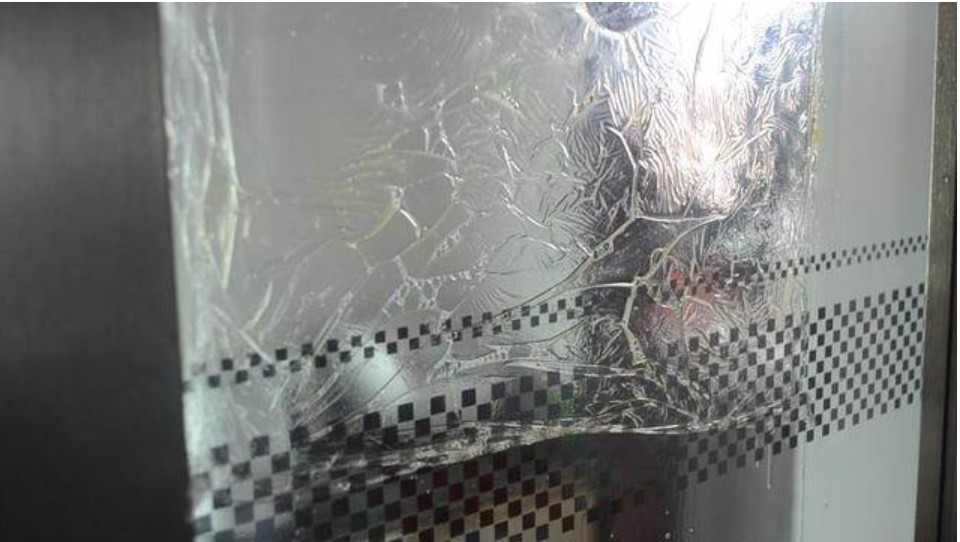 Mat kinh bep dinh dau kho lau? Mach ban meo don dep-Hinh-5