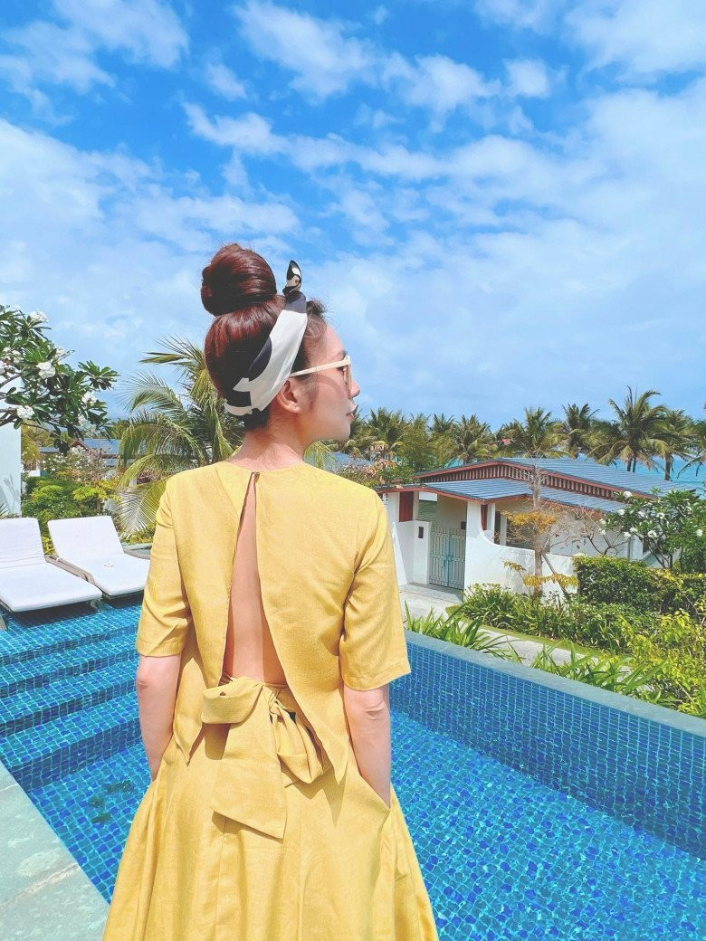 Bà xã Lý Hải có loạt phụ kiện đi biển chị em thích mê - Hình 3 Ba xa Ly Hai co loat phu kien di bien chi em thich me-Hinh-3