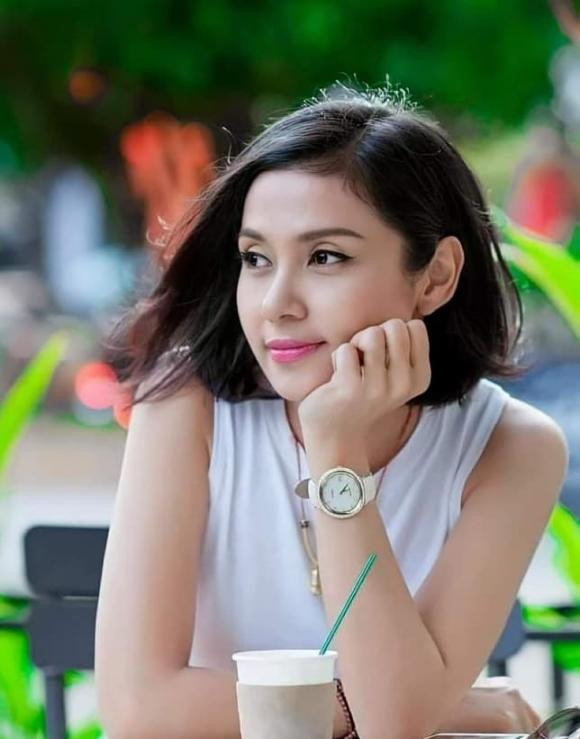 Việt Trinh khoe lại loạt ảnh khi còn nhỏ, bồi hồi nhớ về má - Hình 4 Viet Trinh khoe lai loat anh khi con nho, boi hoi nho ve ma-Hinh-4