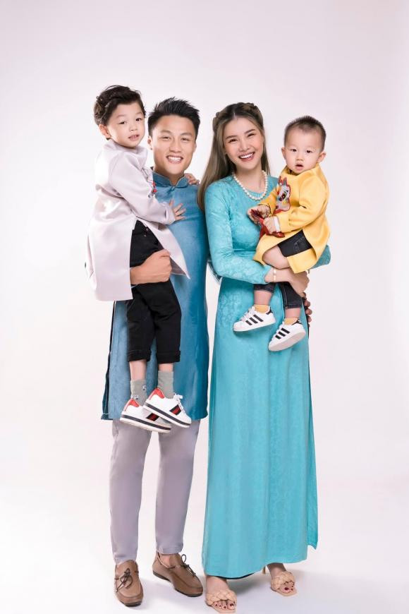 Vua tau them nha, ba xa Mac Hong Quan di nhan xe hop tien ty-Hinh-9