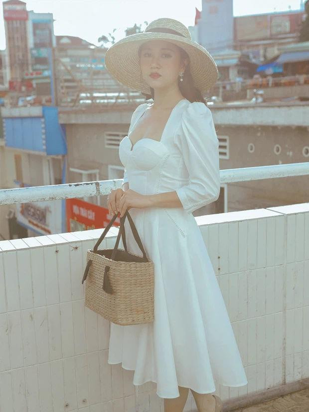 Lâm Vỹ Dạ và những lần hiếm hoi diện đồ gợi cảm - Hình 9 Lam Vy Da va nhung lan hiem hoi dien do goi cam-Hinh-9