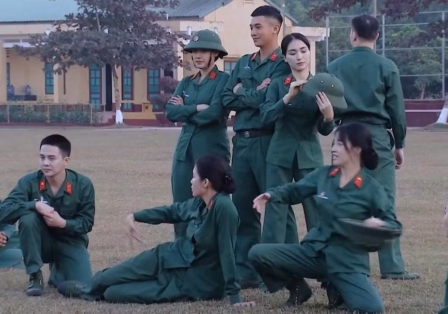 Soai ca quan nhan gay nao loan 'Sao Nhap Ngu'-Hinh-2