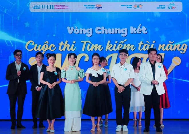 Đại học GTVT TPHCM tìm ra gương mặt tài năng MC - UTH mùa đầu - Hình 3 Dai hoc GTVT TPHCM tim ra guong mat tai nang MC - UTH mua dau-Hinh-3