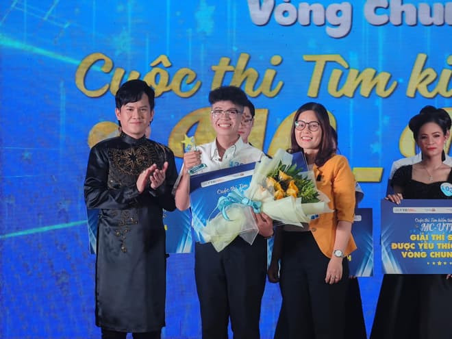 Đại học GTVT TPHCM tìm ra gương mặt tài năng MC - UTH mùa đầu - Hình 7 Dai hoc GTVT TPHCM tim ra guong mat tai nang MC - UTH mua dau-Hinh-7