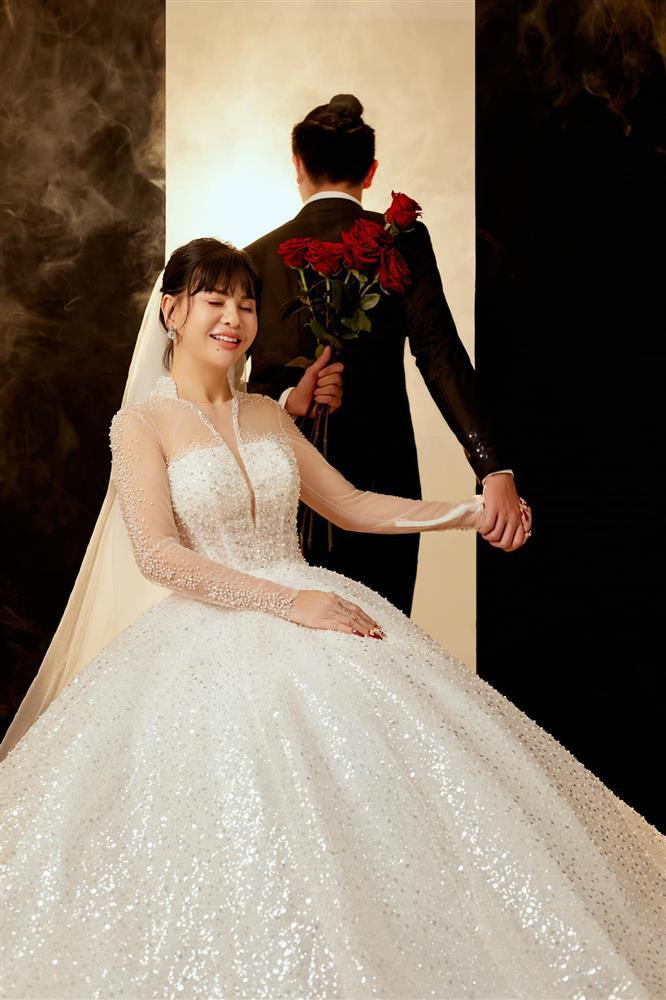 "Con không dám nói gì nhiều, nhưng sau này cưới vợ, con tin chắc một điều là ai làm vợ con, con sẽ luôn trân trọng vì sinh ra là phụ nữ đã khổ lắm rồi", Thiên Minh nói thêm.