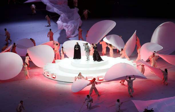 Nhìn lại những khoảnh khắc đáng nhớ trong lễ bế mạc World Cup 2022 - Hình 13 Nhin lai nhung khoanh khac dang nho trong le be mac World Cup 2022-Hinh-13