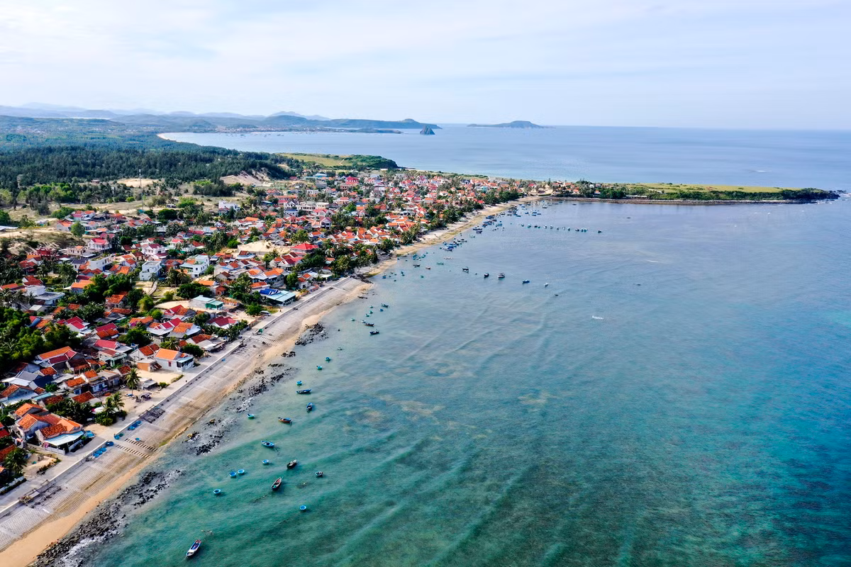 Xac san ho phu day ven bien Phu Yen