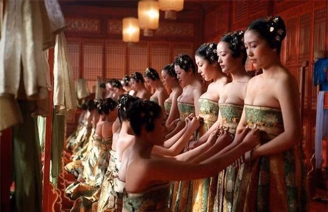 Vi sao Hoang de xua an ai nhieu my nhan nhung it mac benh tinh duc?