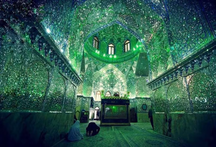 Choáng ngợp với lăng mộ cổ lấp lánh như được dát kim cương - Hình 4 Choang ngop voi lang mo co lap lanh nhu duoc dat kim cuong-Hinh-4