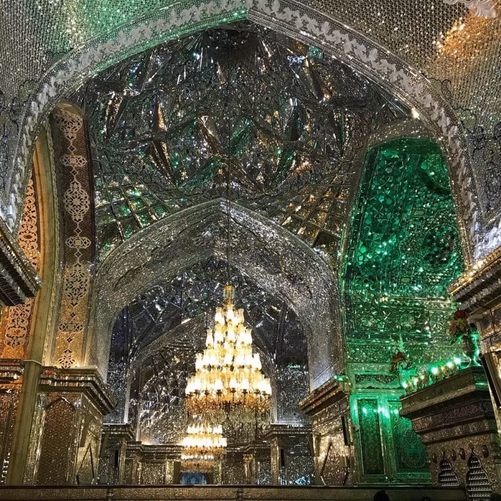 Choáng ngợp với lăng mộ cổ lấp lánh như được dát kim cương - Hình 5 Choang ngop voi lang mo co lap lanh nhu duoc dat kim cuong-Hinh-5