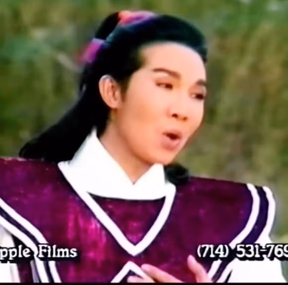 "Ông hoàng cải lương Hồ quảng" Vũ Linh tuấn tú trong lớp hóa trang tuồng cổ.