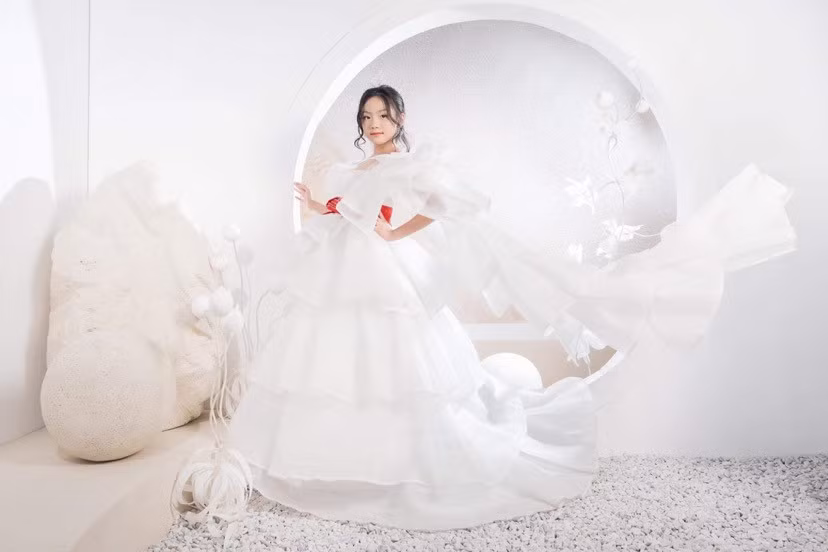 Nhan sắc xinh đẹp như hoa hậu của mẫu nhí 10 tuổi - Hình 5 Nhan sac xinh dep nhu hoa hau cua mau nhi 10 tuoi-Hinh-5