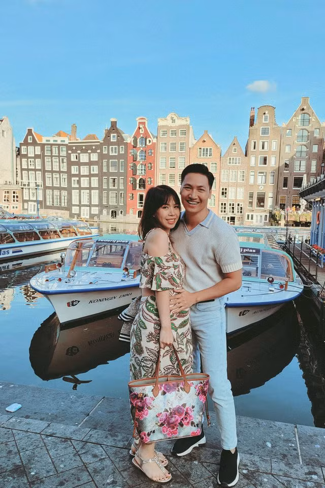 Mạnh Trường "soái ca" VFC: Đắt show quảng cáo, tổ ấm viên mãn - Hình 2 Manh Truong