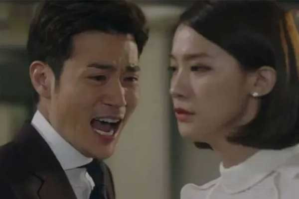 Di xe sang ve dam cuoi em chong, me chong tat con trai vi...