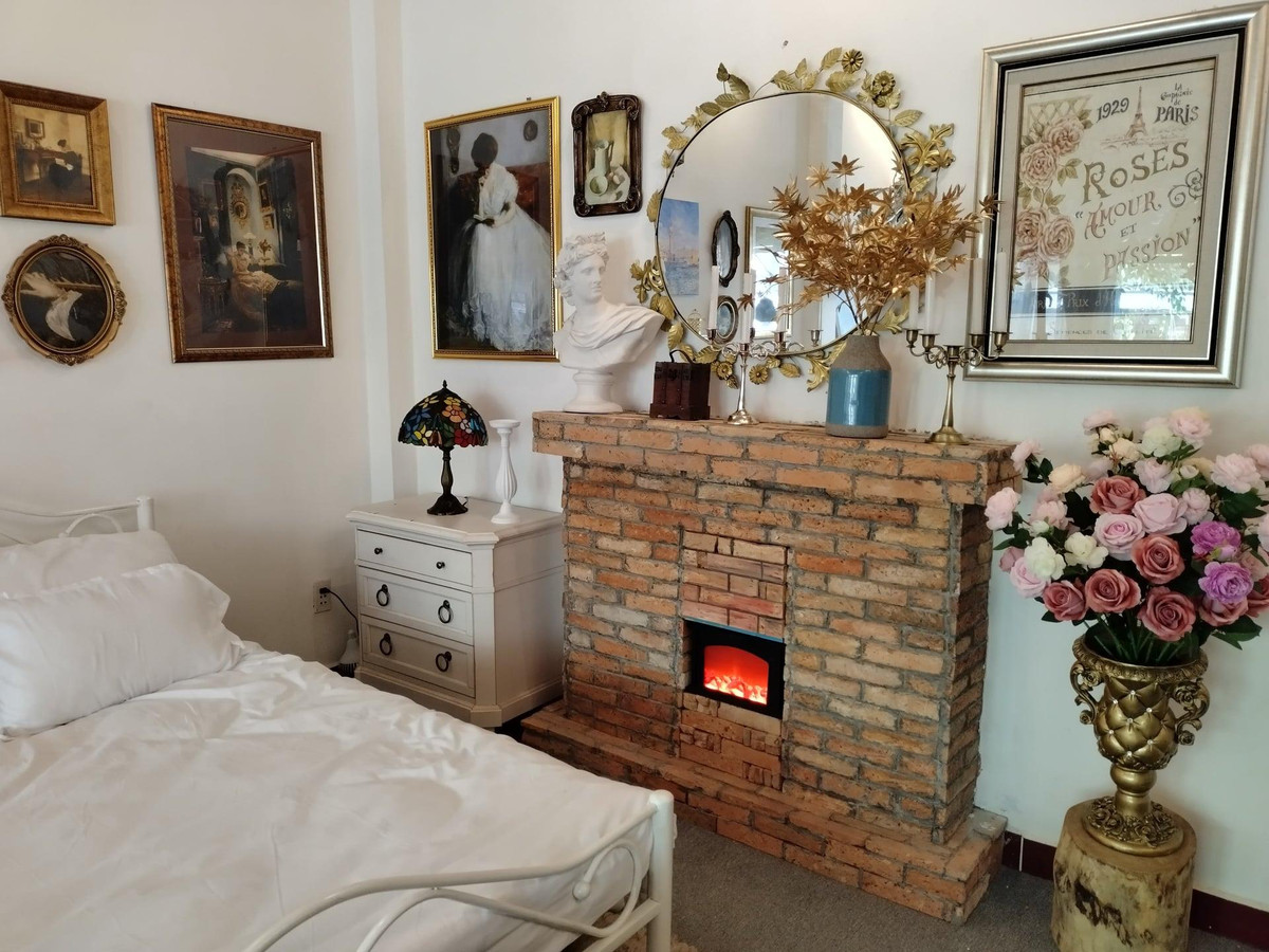 Chang trai cai tao phong theo phong cach lang chai ven bien chau Au-Hinh-2