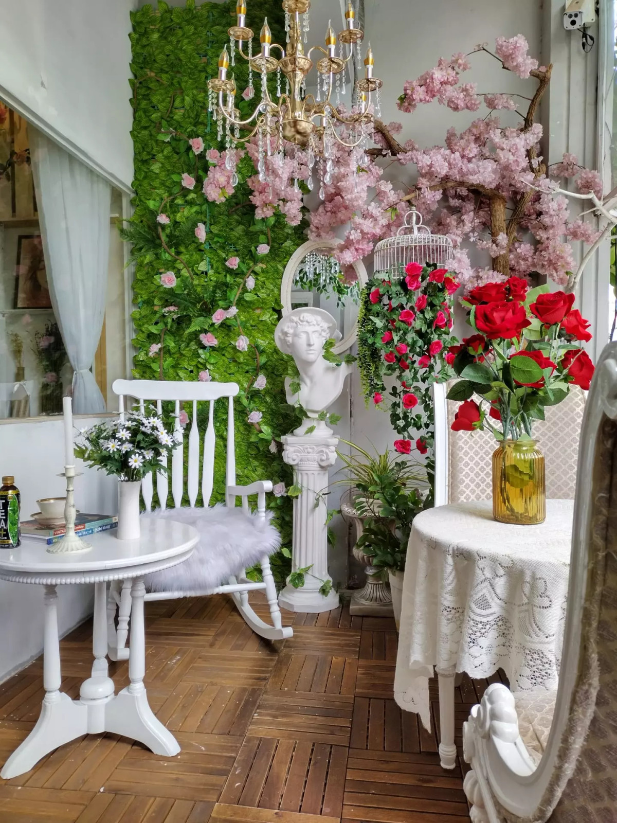 Chàng trai cải tạo phòng theo phong cách làng chài ven biển châu Âu ảnh 9