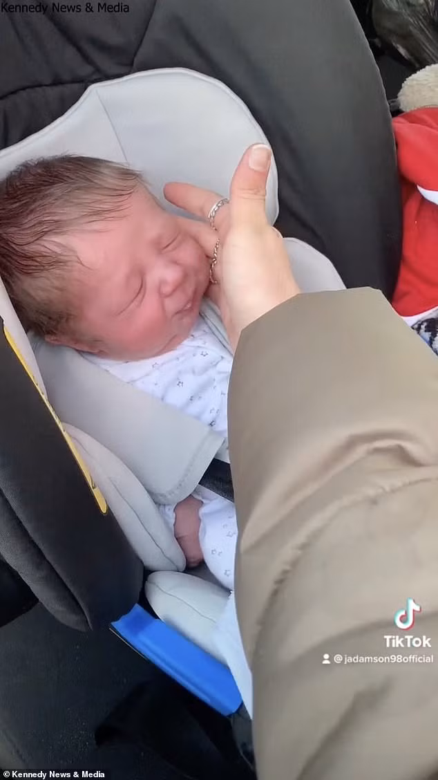 Ba me bat chap lenh cam van mang con nho toi giang duong-Hinh-7