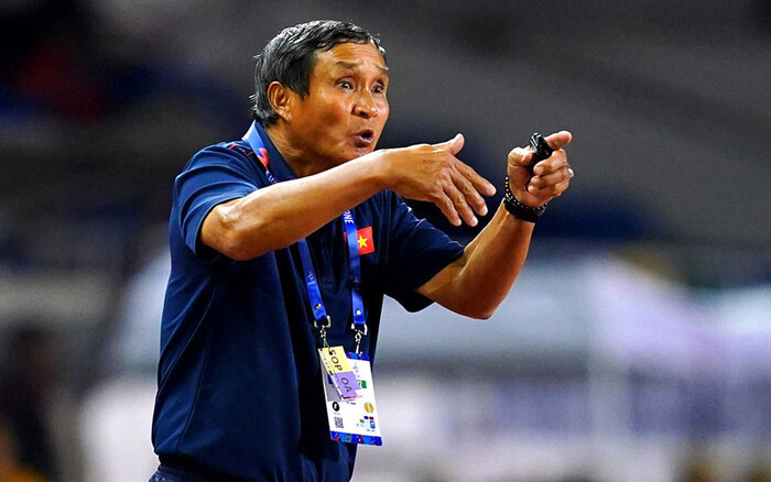 Vì sao HLV Mai Đức Chung khó dẫn dắt Việt Nam ở World Cup? Vi sao HLV Mai Duc Chung kho dan dat Viet Nam o World Cup?