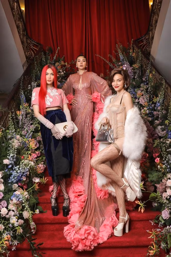 Nhung my nhan Viet dung ria khung hinh van giat spotlight