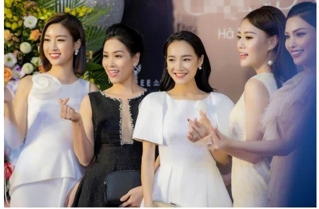 ỗ Mỹ Linh với khoảnh khắc "sáng" nhất khung hình.