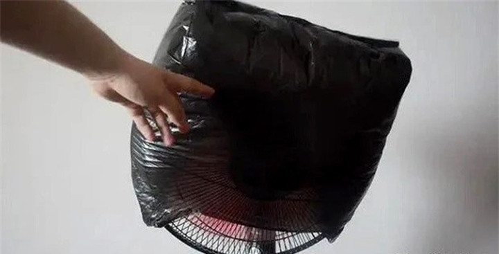 Cach ve sinh quat khong can thao khung hay dung nuoc