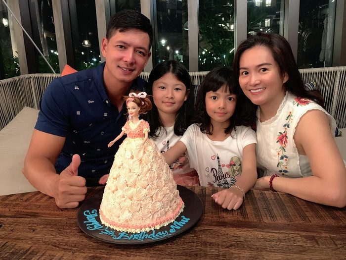 Bà xã Bình Minh trẻ trung diện bikini ở độ tuổi U50 Ba xa Binh Minh tre trung dien bikini o do tuoi U50