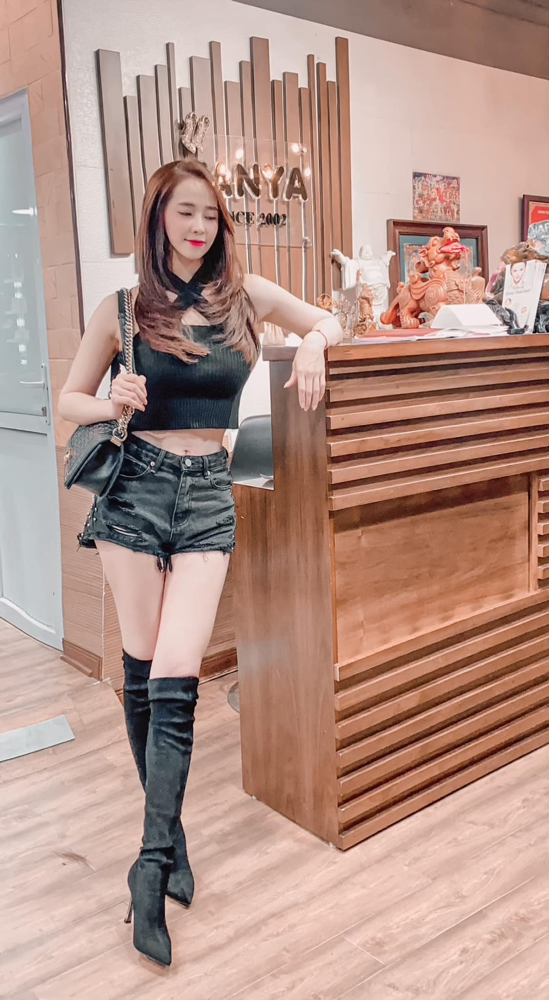 5 nữ diễn viên VTV chịu chi cho hàng hiệu - Hình 16 5 nu dien vien VTV chiu chi cho hang hieu-Hinh-16