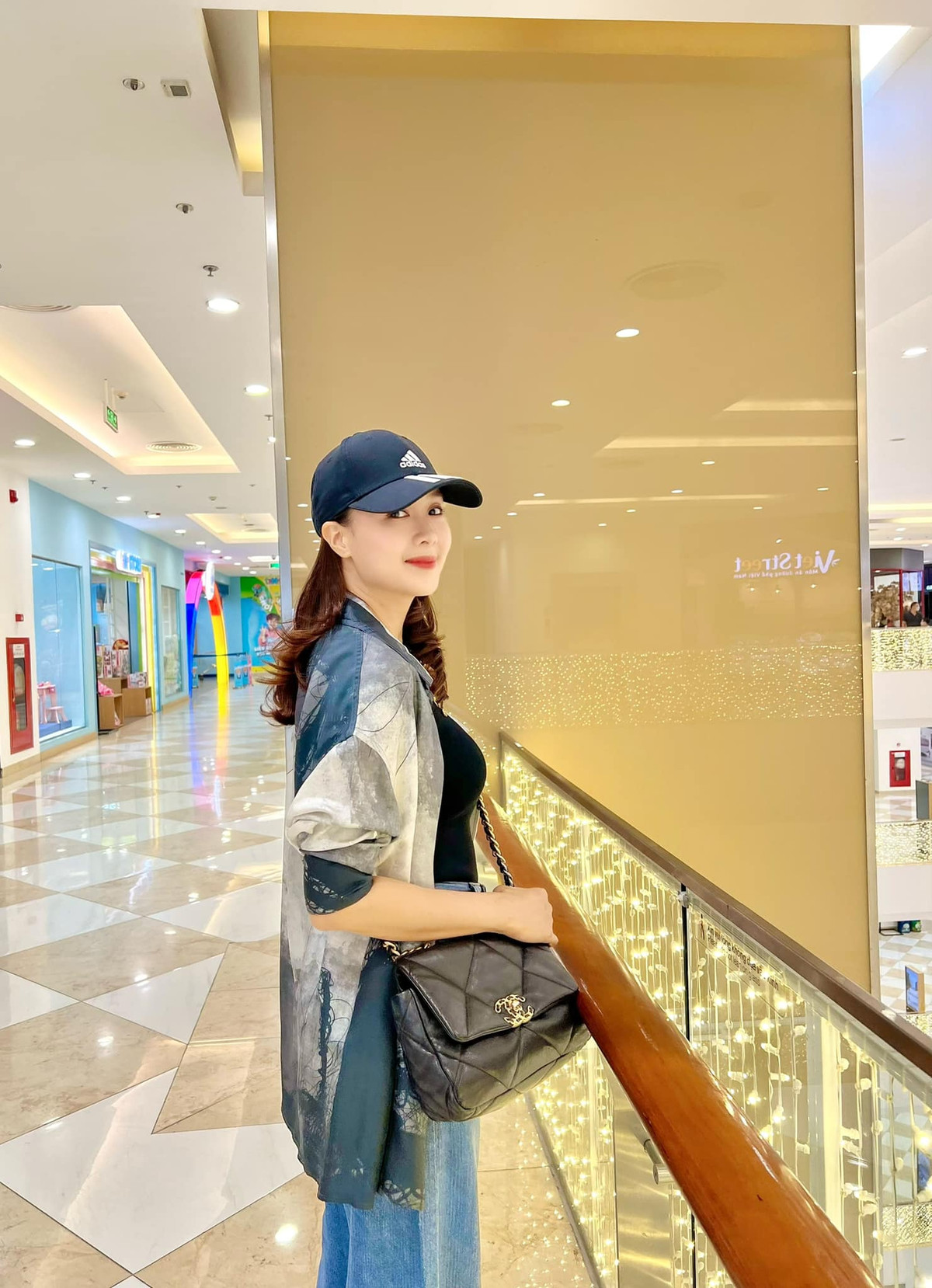 5 nữ diễn viên VTV chịu chi cho hàng hiệu - Hình 9 5 nu dien vien VTV chiu chi cho hang hieu-Hinh-9