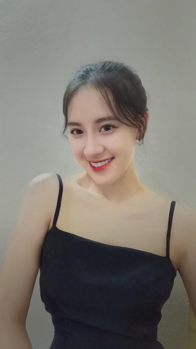 Nu sinh truong DH Kinh te Quoc dan: Tai sac, dam me hoat dong-Hinh-7