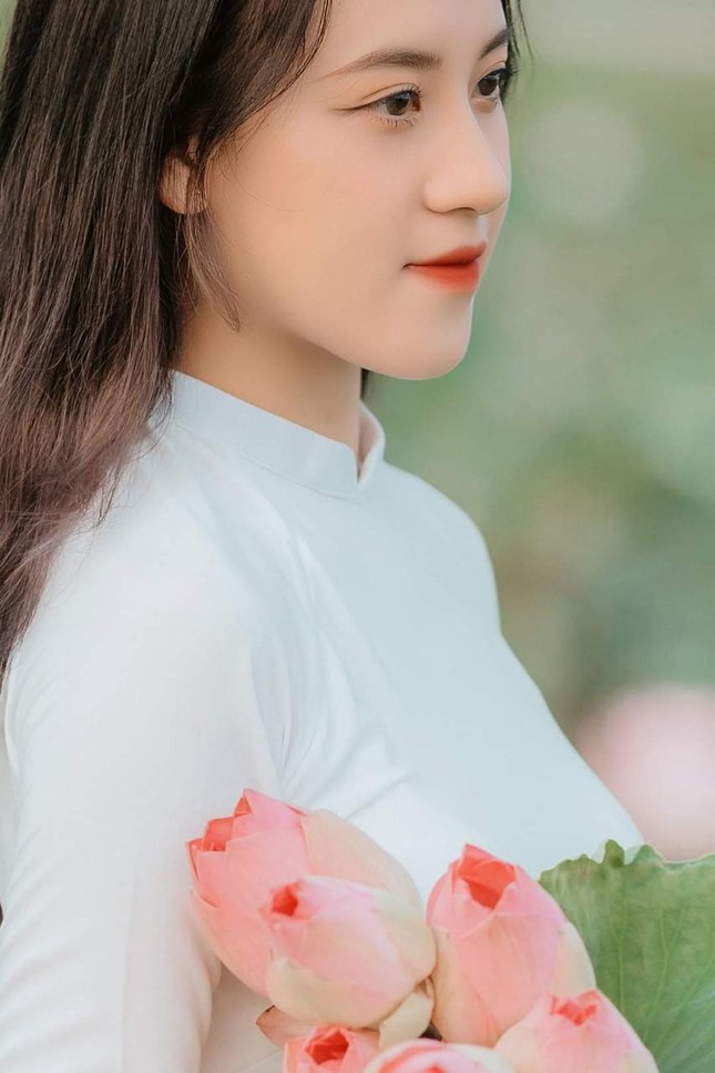 Nu sinh truong DH Kinh te Quoc dan: Tai sac, dam me hoat dong-Hinh-6