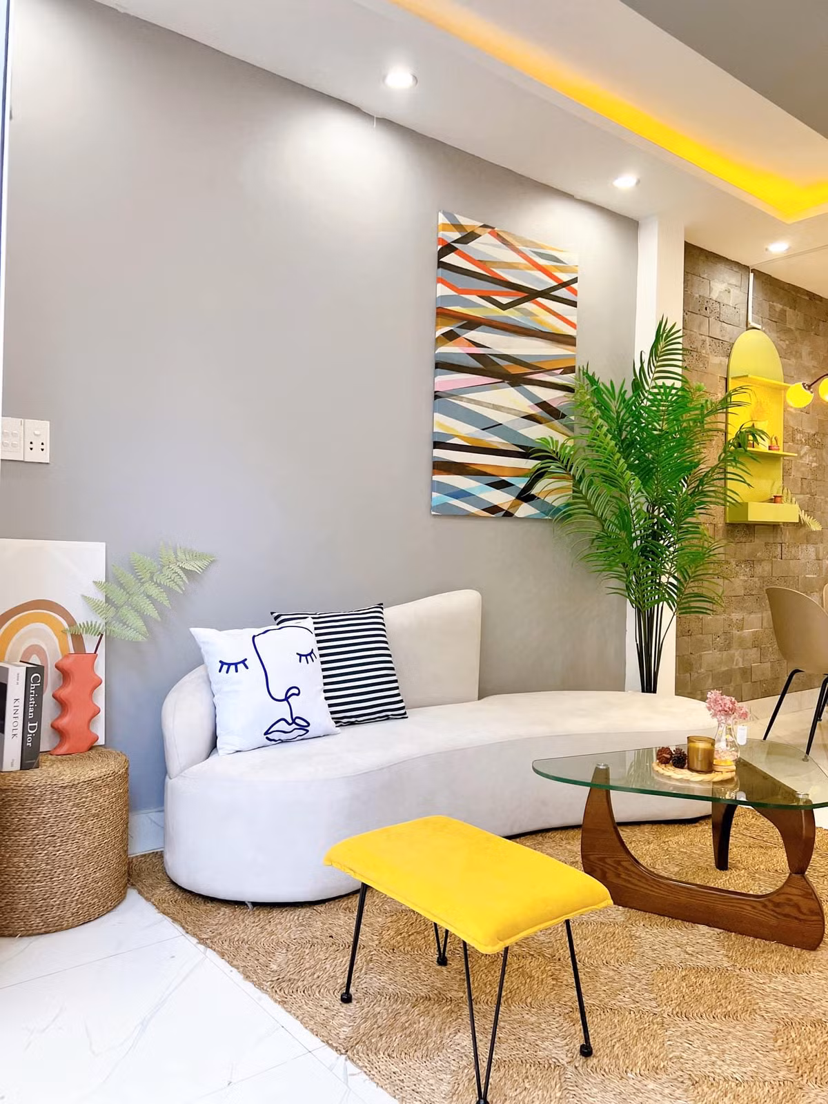 Nha pho co cua so bon be, lay sang va gio tu bien vao-Hinh-2