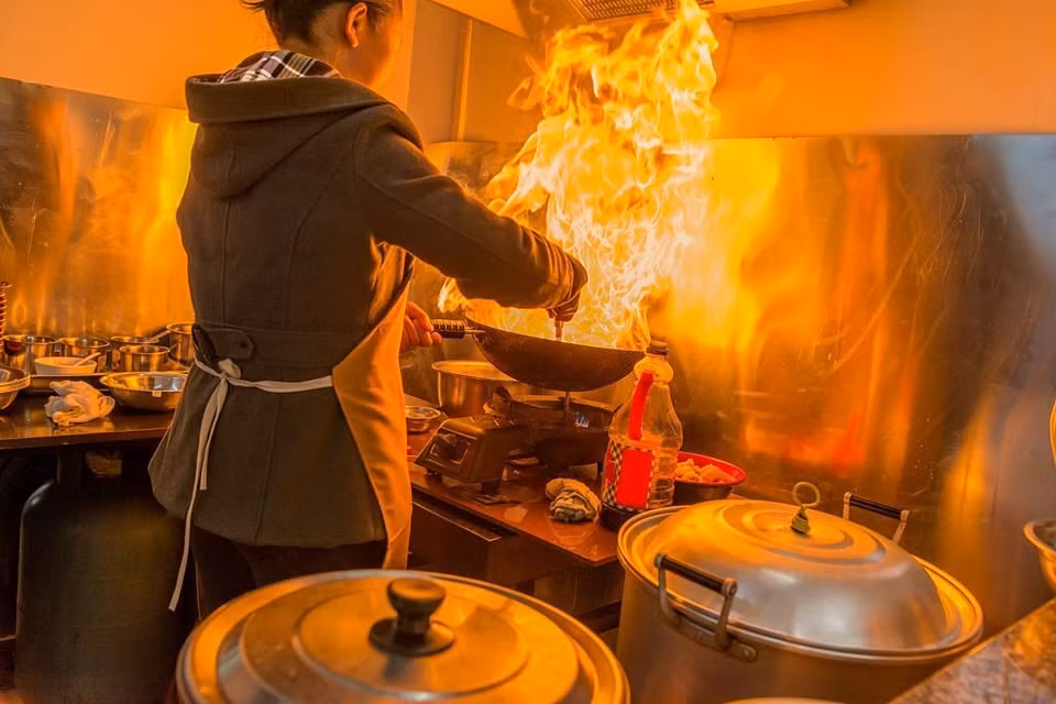 Banh bao song, mi dot chay cua nang dau Trung Quoc gay tranh cai