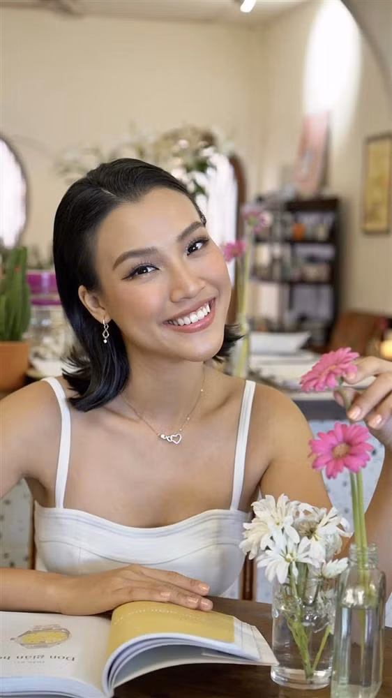 Hoàng Oanh mặn mà theo thời gian.