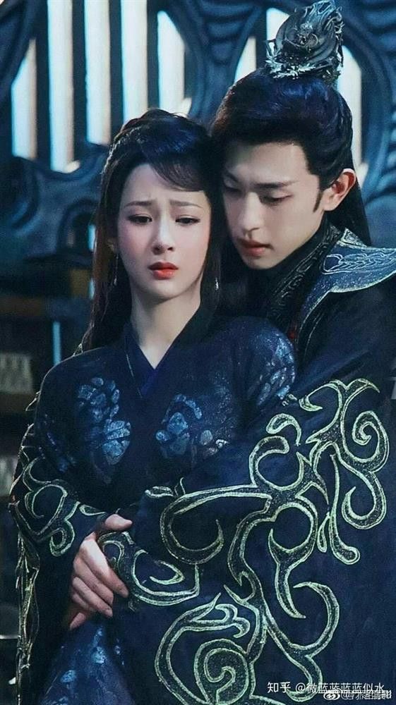 4 nam Huong Mat Tua Khoi Suong: Dang Luan 