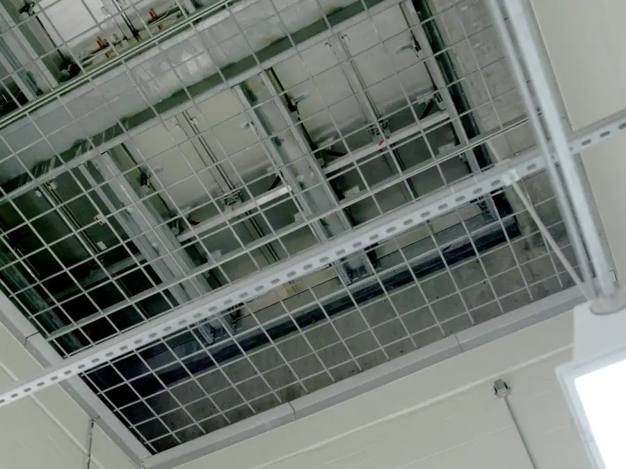 Do sử dụng cồn để bảo quản, căn phòng này có nguy cơ cháy nổ cao. Bảo tàng đã lắp hệ thống chống cháy trên trần để đảm bảo an toàn.