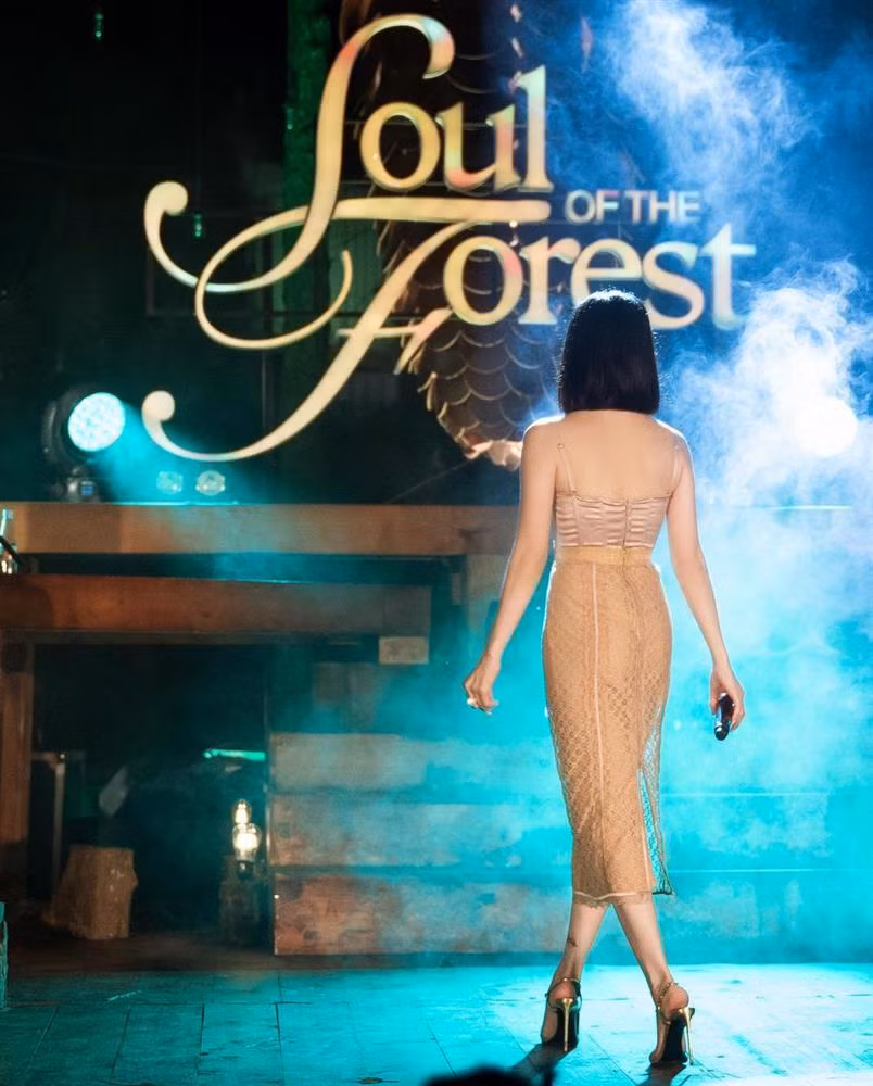 Chỉ cần người đẹp 8X tiết chế khi khoe dáng và giữ vững phong độ sắc vóc này thì bảo đảm sự yêu mến của khán giả dành cho cô chỉ có tăng chứ không có giảm.