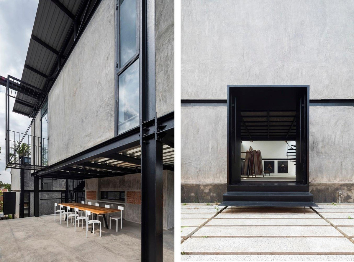 Tầng trệt của khối nhà chính đã được nâng lên 1,8 m so với mặt đất tự nhiên.