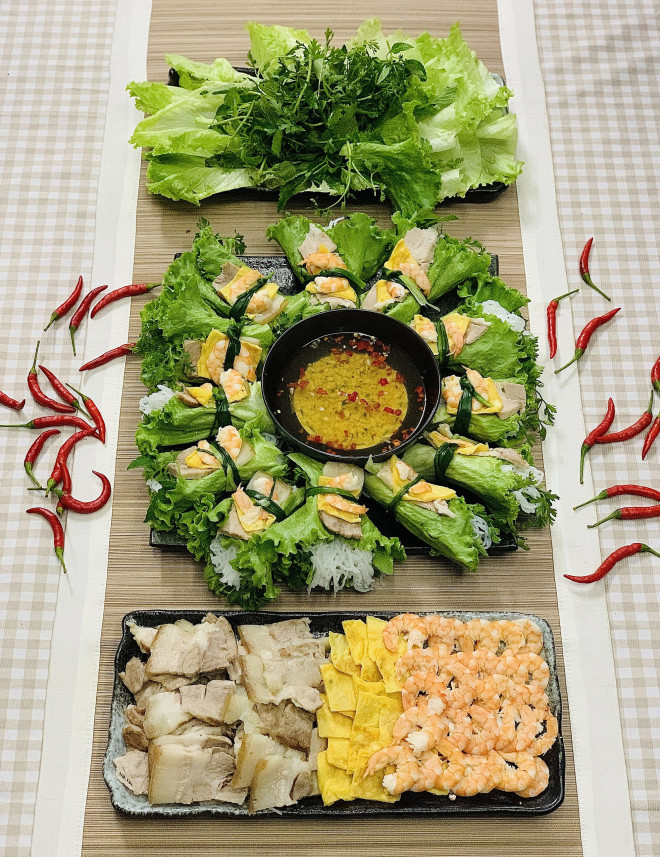 Gia vi than thanh trong mon cuon tom thit quy gia nhu the nao