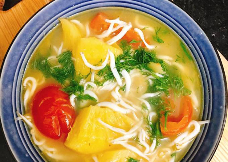 Cá ngần có thể làm thành các món ngon như chả cá ngần, cá ngần nấu canh chua, cá ngần chiên với trứng hay chiên giòn...