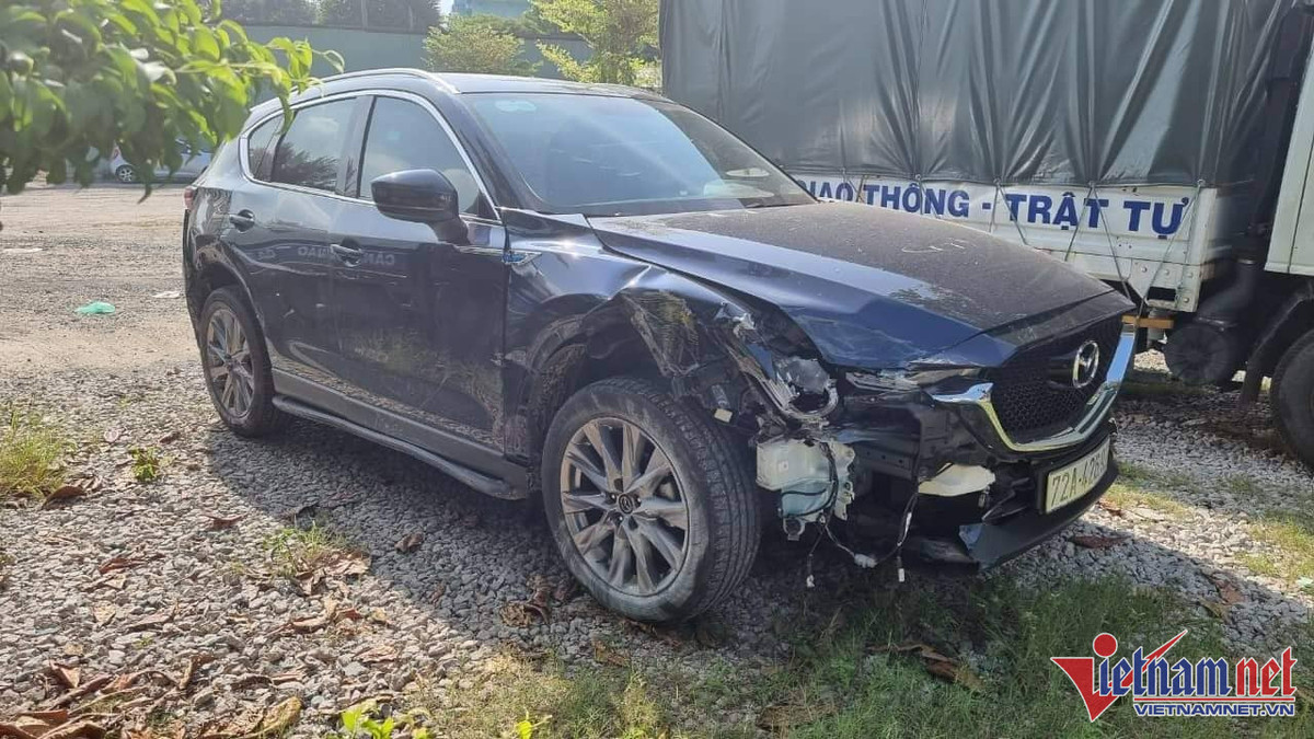 Tai xe nghi 'ngao da', lai o to khong dong cua nao loan-Hinh-2