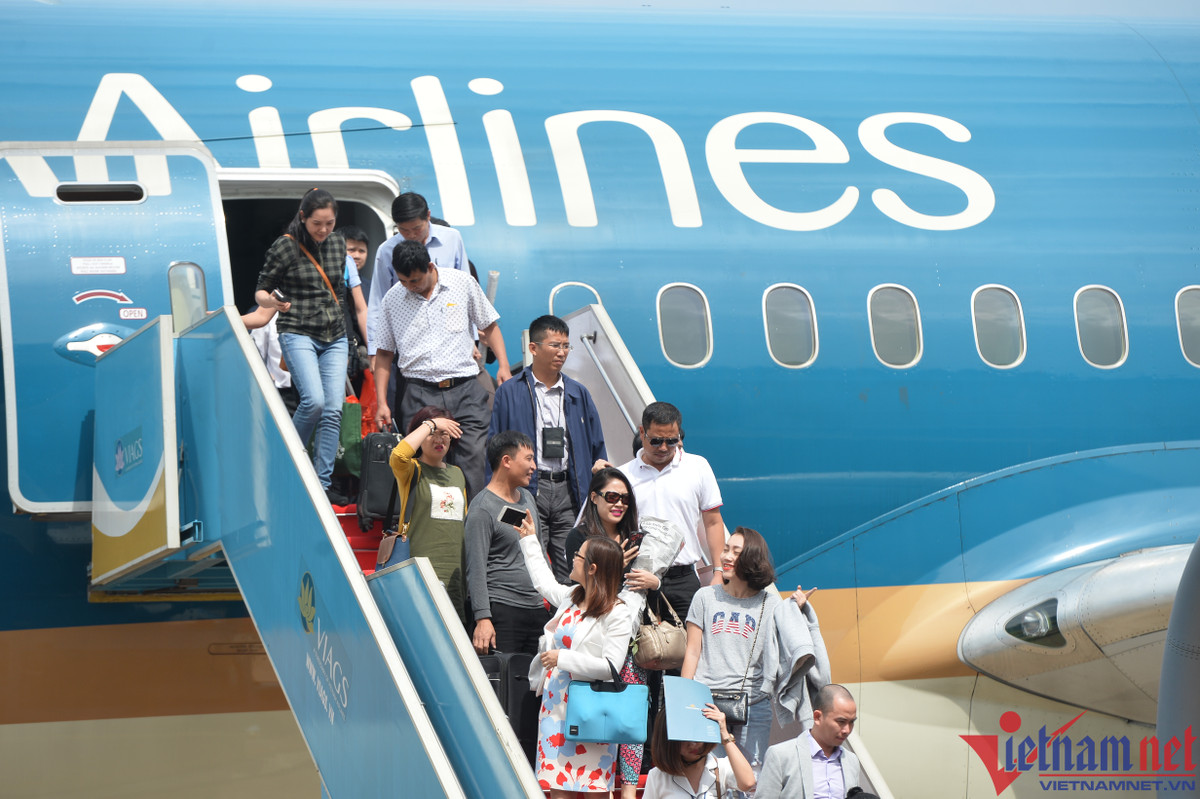 Gia ve may bay Tet: Chang cao ngat, chang re beo