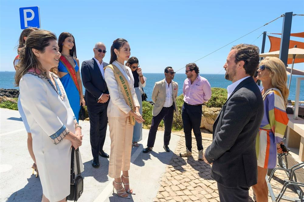 Hoa hau Thuy Tien mac sai lam 'chi mang' khi mac quan-Hinh-3